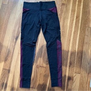 Victoria's Secret PINK Ultimate Women’s Small Yoga Black Burgundy Colorblock